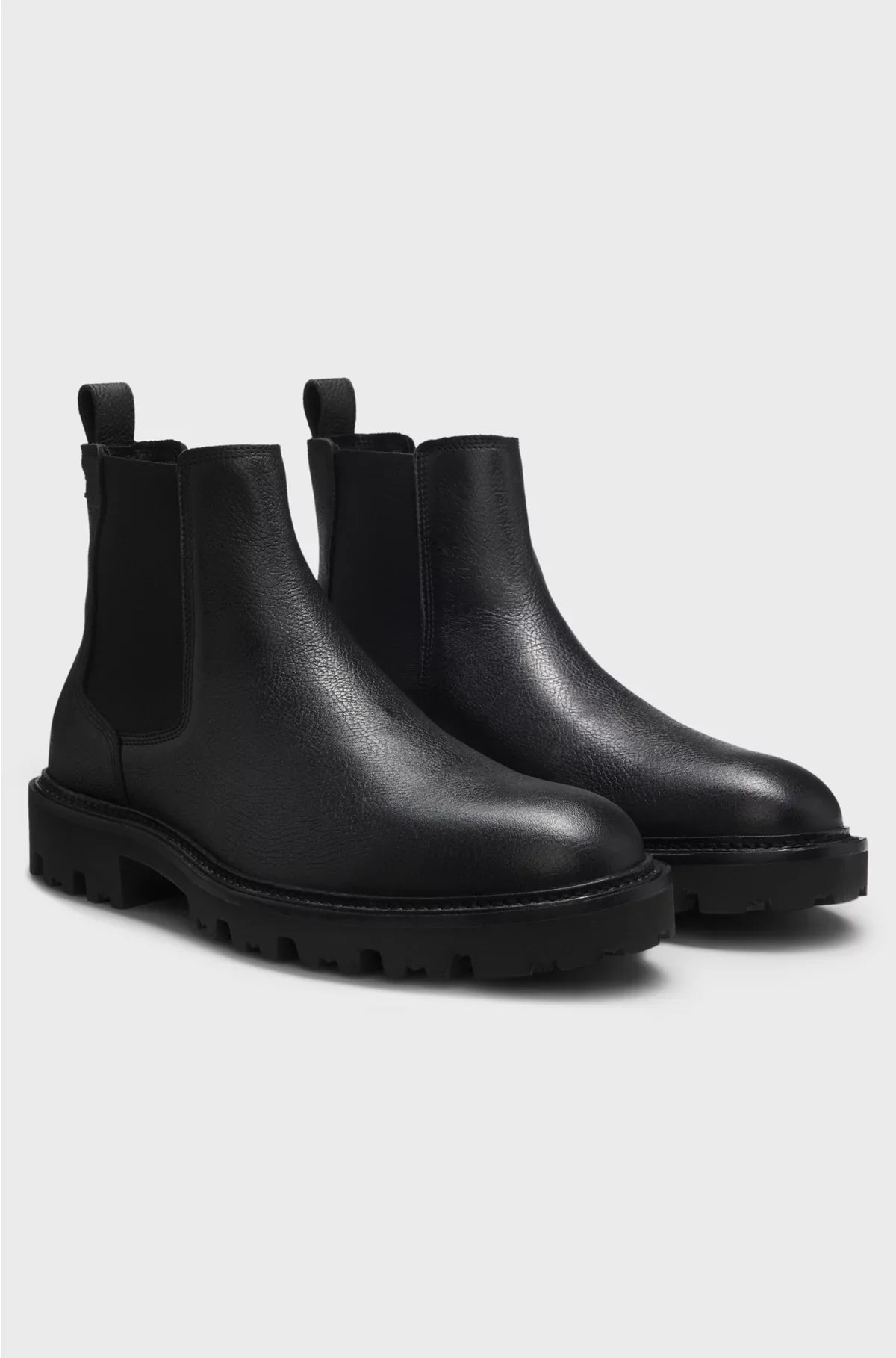 CHELSEA BOOTS IN GRAINED LEATHER WITH LUG SOLE