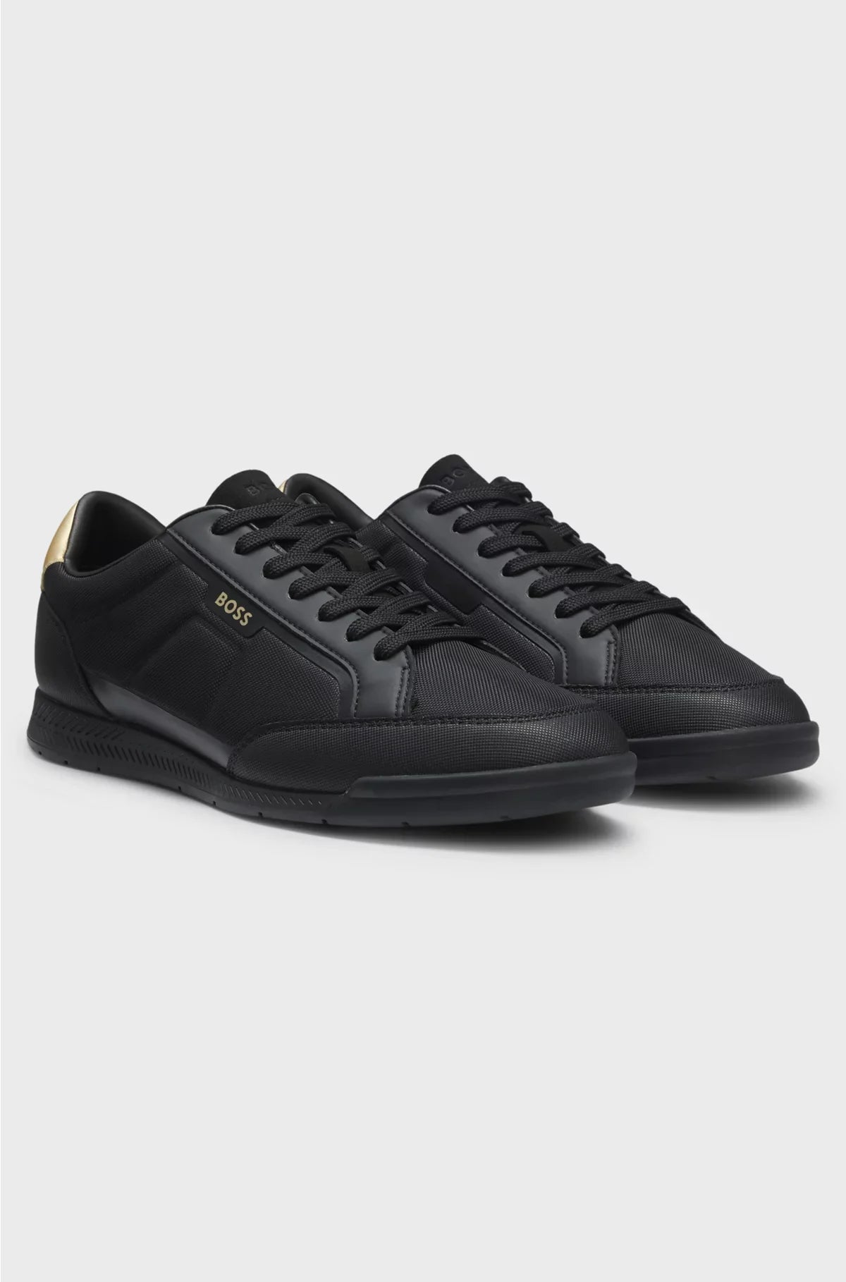 SNEAKERS IN MATERIALI MISTI CON TALLONCINO A CONTRASTO