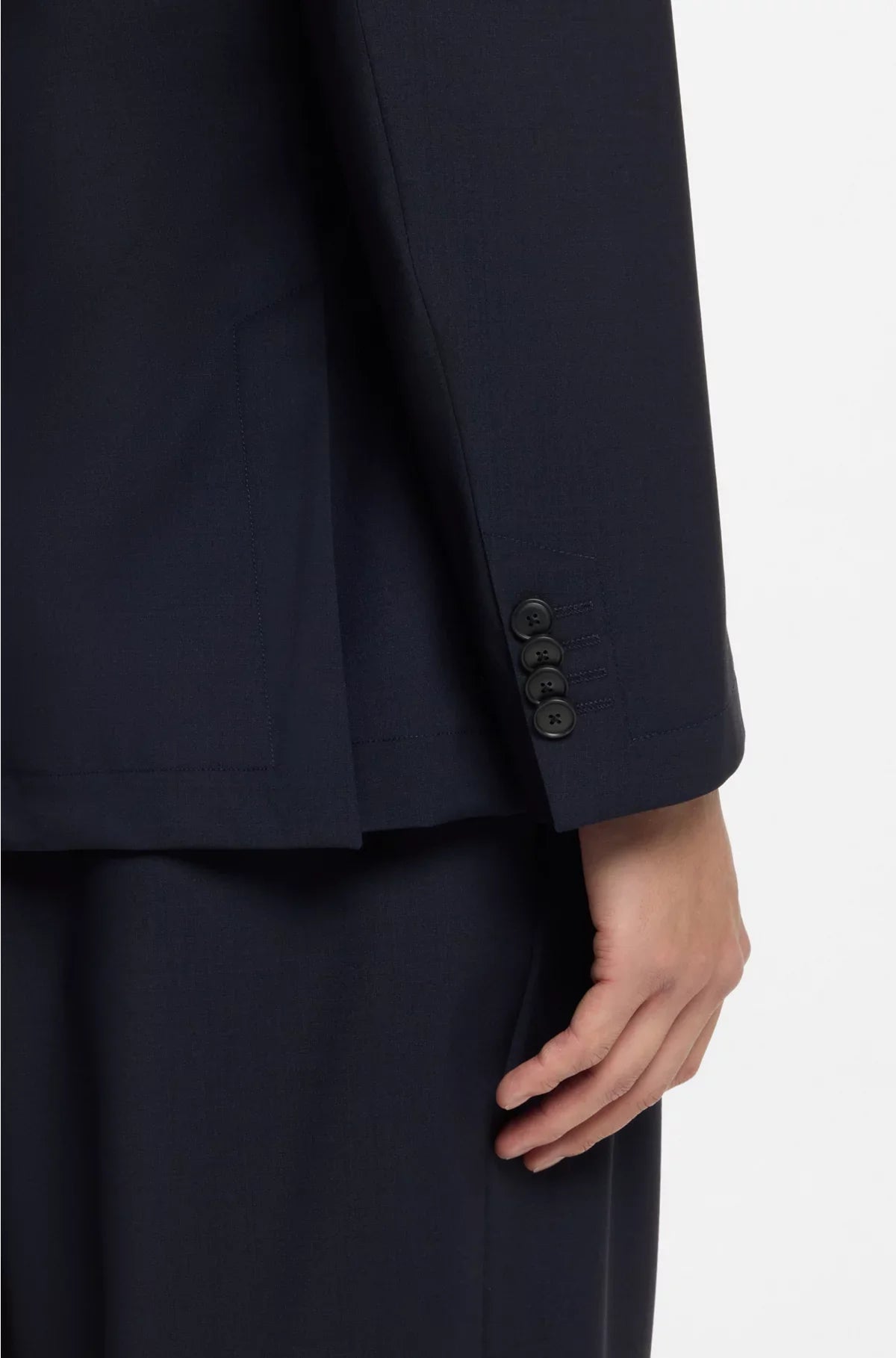 SLIM-FIT BLAZER IN A WASHABLE WOOL BLEND