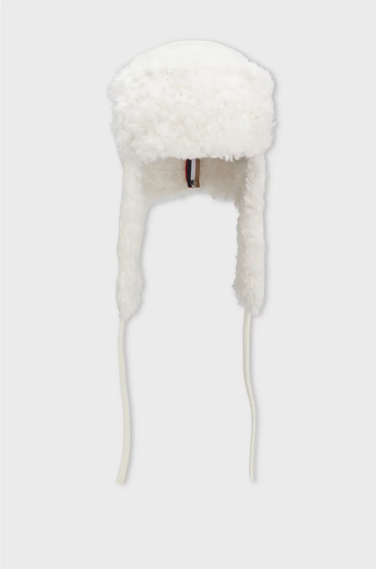 CAPPELLO CON FINITURE IN PELUCHE