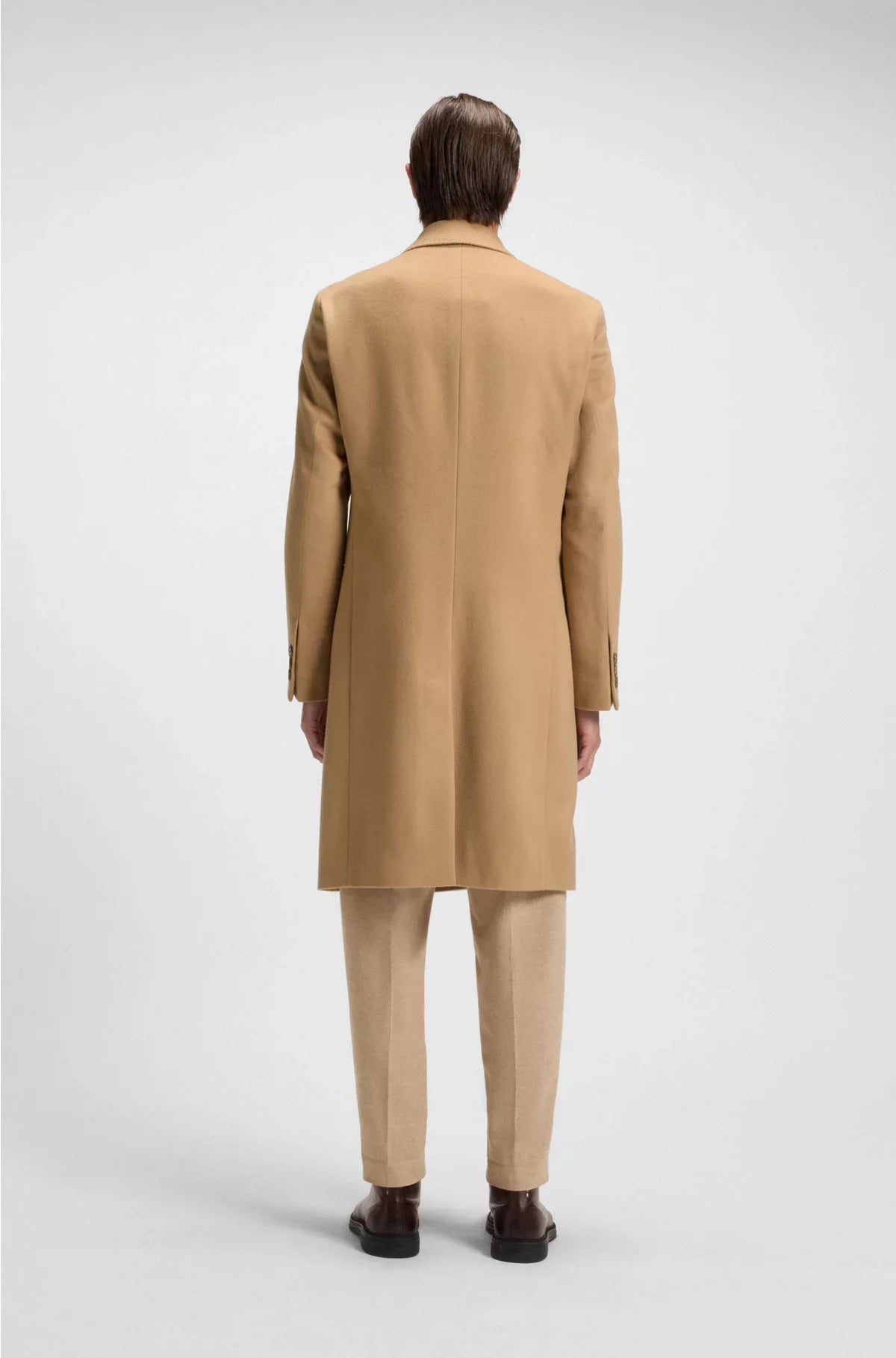 DOUBLE-BREASTED COAT IN VIRGIN WOOL AND CASHMERE