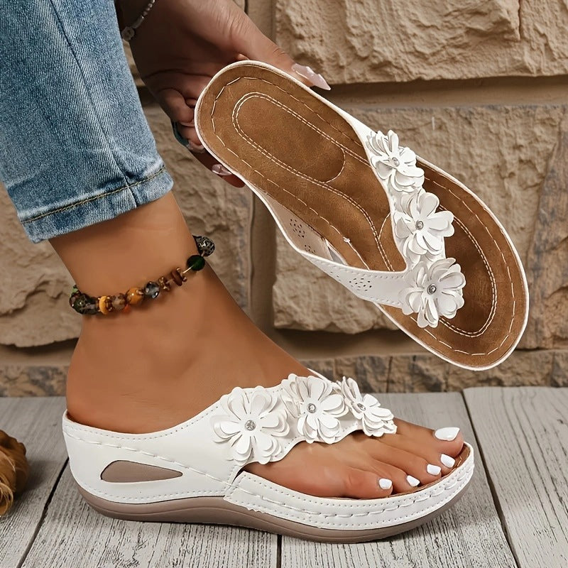 👡 50% OFF NOW! 🌸 Women's Floral Wedge Thong Sandals – Floral Accents, Cushioned Arch Support & Non-Slip Outsole ✨